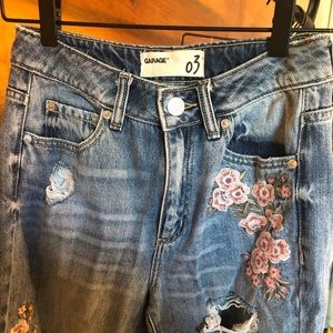 GARAGE- high rise ripped jeans